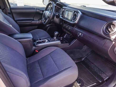 Certified 2018 Toyota Tacoma TRD Sport RWD image 18