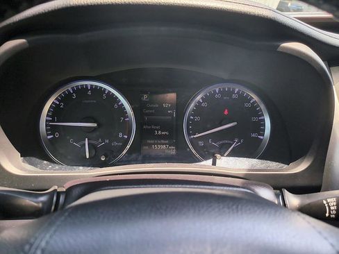 Used 2019 Toyota Highlander XLE FWD image 17
