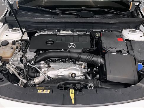 Used 2021 Mercedes-Benz GLB 250 image 28