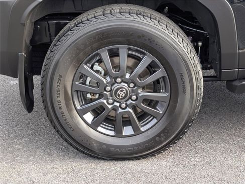 Used 2024 Toyota Land Cruiser image 10