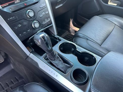 Used 2015 Ford Explorer XLT w/ Equipment Group 202B FWD image 31