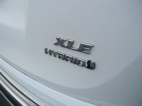 Used 2016 Toyota RAV4 XLE w/ Convenience Package AWD/4WD image 7