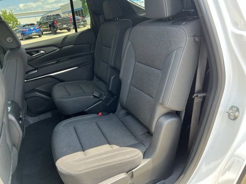 Used 2024 Chevrolet Traverse LT FWD image 25