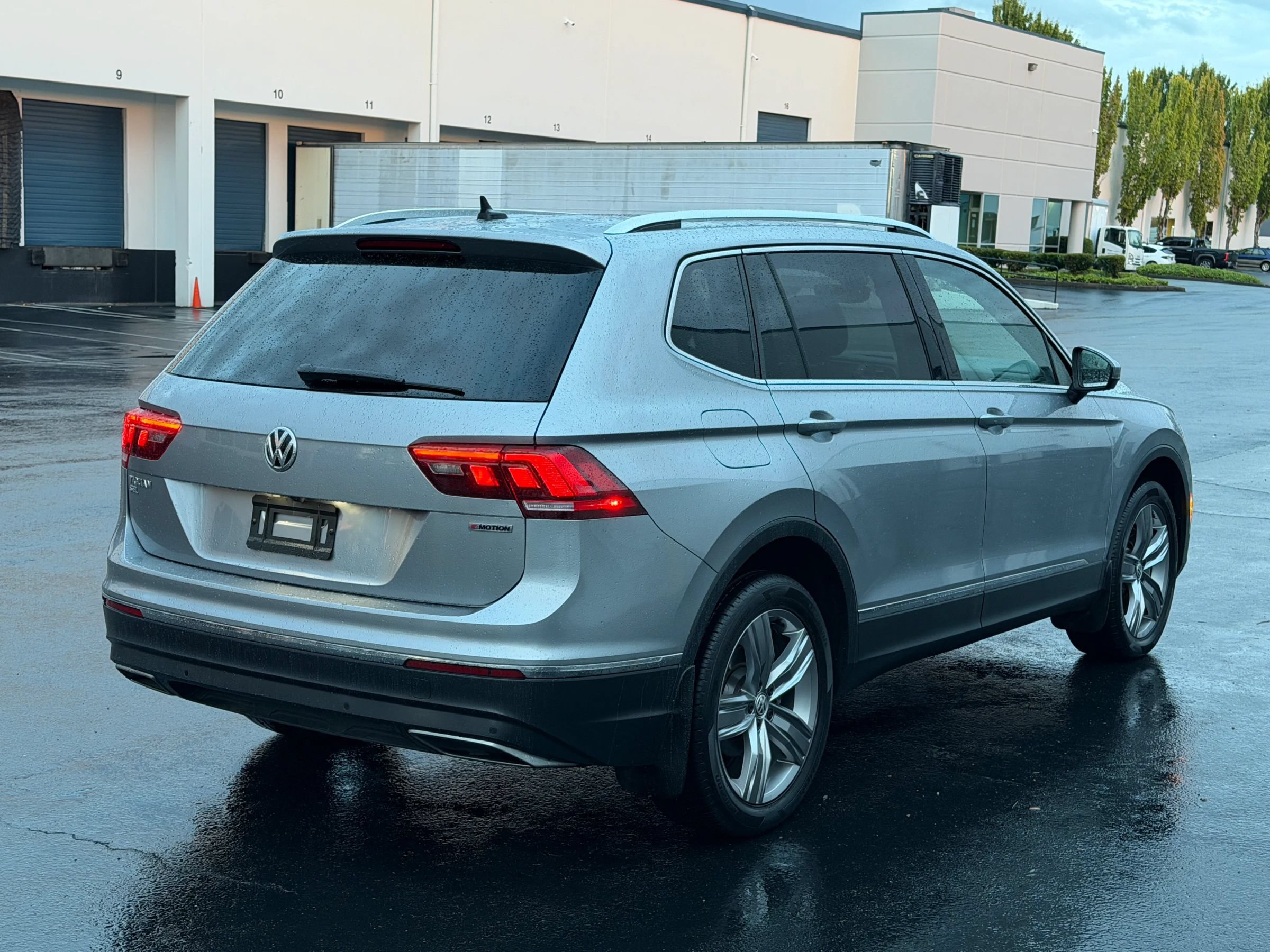 Used 2021 Volkswagen Tiguan SEL AWD/4WD image 4