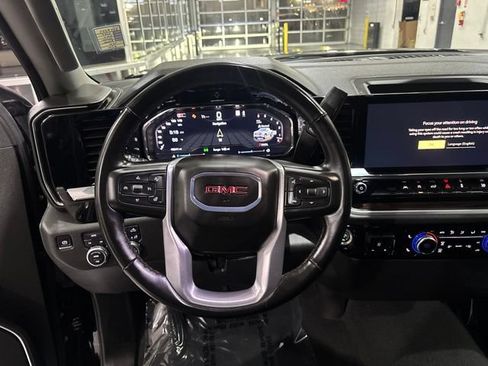 Used 2025 GMC Sierra 1500 SLT AWD/4WD image 21