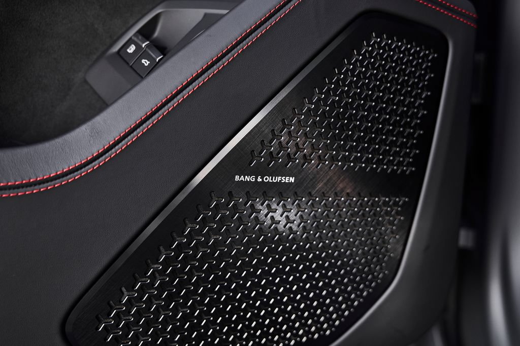 Used 2025 Lamborghini Urus SE AWD/4WD image 34