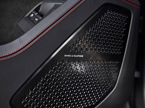 Used 2025 Lamborghini Urus Performante AWD/4WD image 34