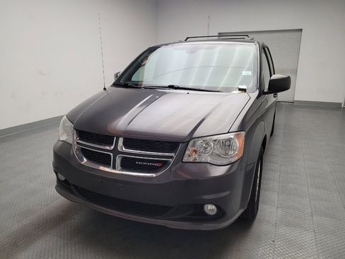Used 2019 Dodge Grand Caravan SXT image 15