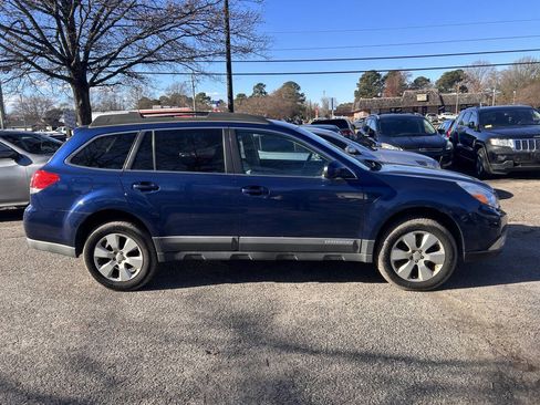 Used 2010 Subaru Outback 2.5i Premium image 3
