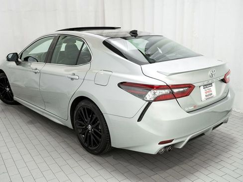 Used 2021 Toyota Camry XSE image 3