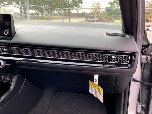 Used 2023 Honda Civic Sport image 17