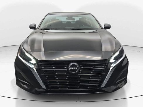 Used 2025 Nissan Altima 2.5 SV image 4