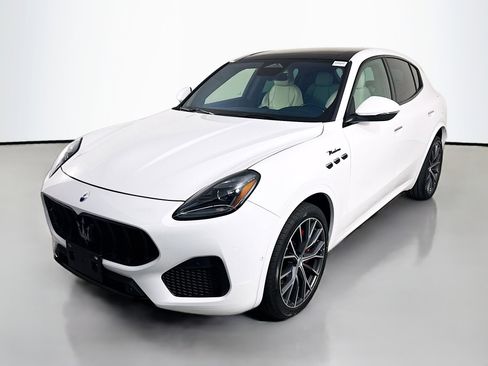 Used 2023 Maserati Grecale Modena image 4