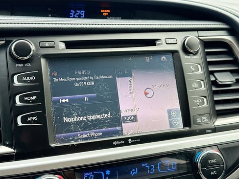 Used 2014 Toyota Highlander XLE image 15