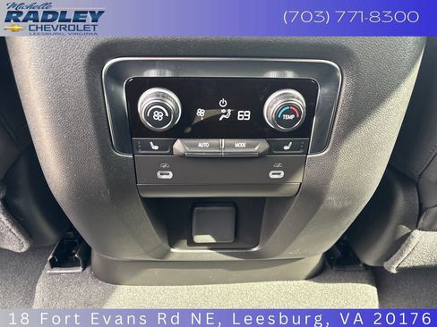 Used 2024 Chevrolet Suburban High Country AWD/4WD image 24