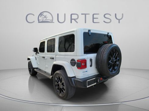 Used 2021 Jeep Wrangler Unlimited Sahara w/ Cold Weather Group AWD/4WD image 2