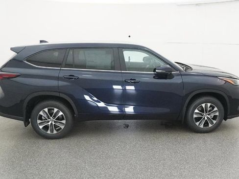 New 2026 Toyota Highlander XLE image 63