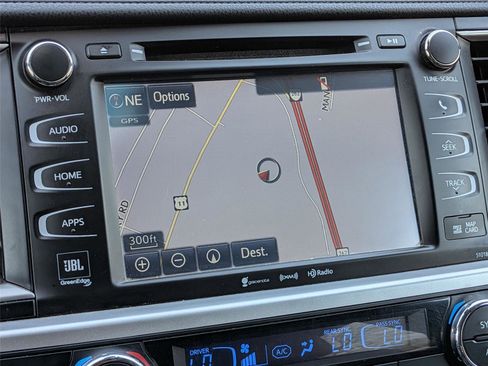 Used 2018 Toyota Highlander Limited Platinum AWD/4WD image 19