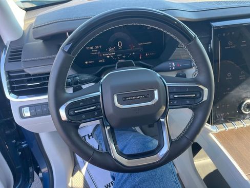 Used 2026 GMC Acadia Denali w/ Super Cruise Package image 10