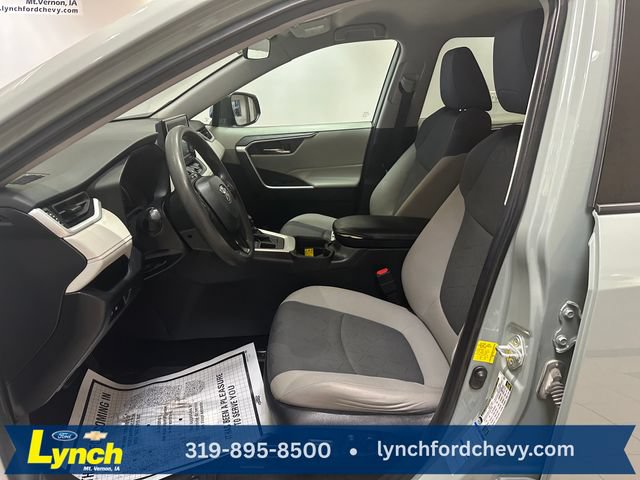 Used 2021 Toyota RAV4 XLE AWD/4WD image 5