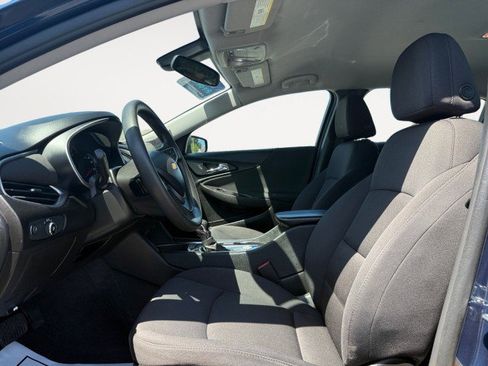 Used 2022 Chevrolet Malibu LT image 2