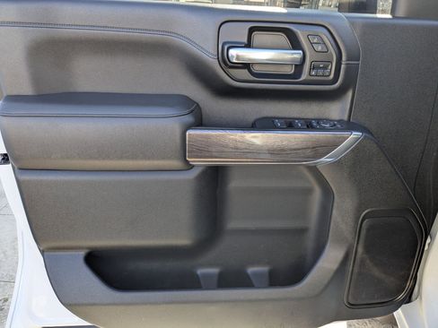 Used 2021 Chevrolet Silverado 2500 LTZ image 15