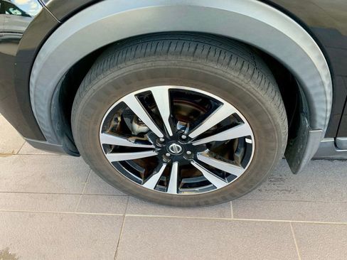 Used 2020 Nissan Kicks SR image 9