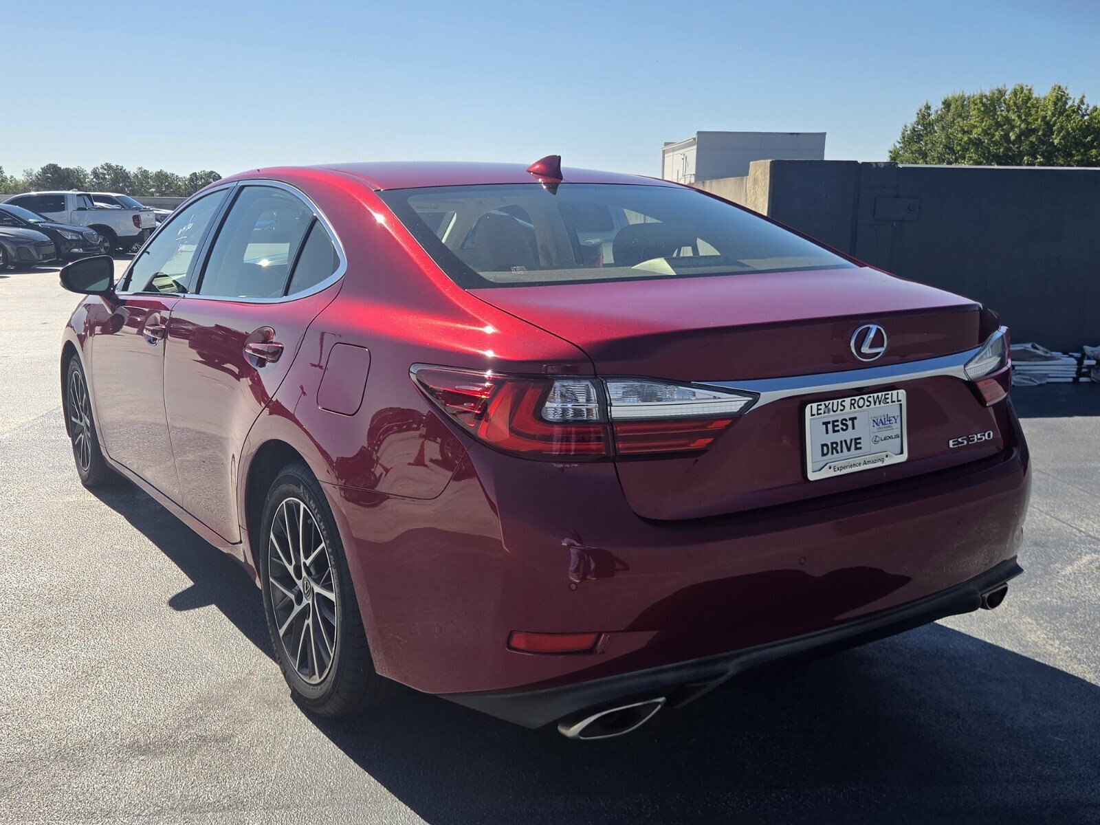 Used 2016 Lexus ES 350 w/ Luxury Package w/Wood Trim FWD image 3