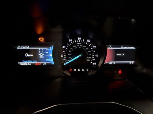 Used 2019 Ford Edge Titanium w/ Cold Weather Package AWD/4WD image 21