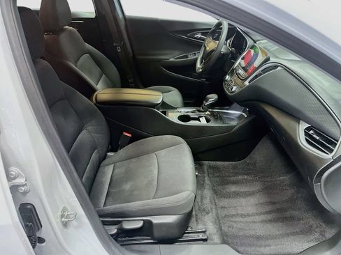Used 2025 Chevrolet Malibu LT FWD image 28