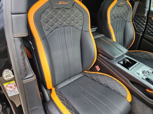 Used 2024 Bentley Flying Spur W12 image 23