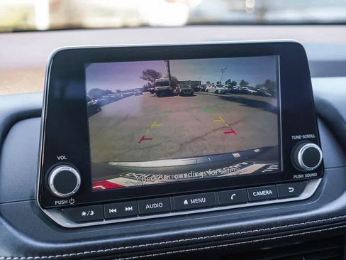 Used 2023 Nissan Rogue SV FWD image 22