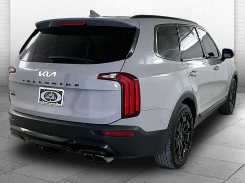 Used 2022 Kia Telluride SX w/ SX Prestige Package image 5