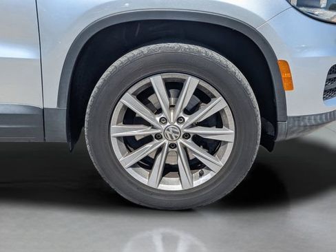 Used 2017 Volkswagen Tiguan Limited w/ Premium Package FWD image 29
