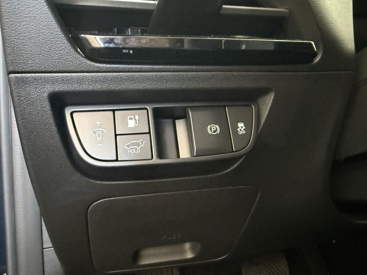 Used 2024 Kia EV6 Wind w/ Wind Technology Package AWD/4WD image 21