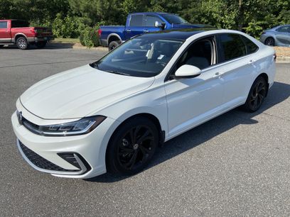 Used 2025 Volkswagen Jetta SE