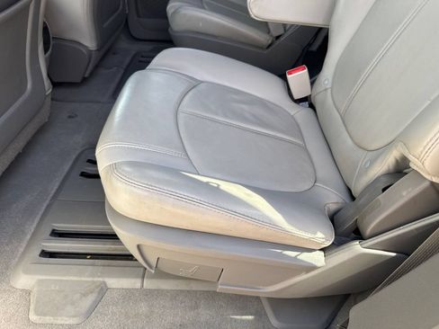 Used 2013 GMC Acadia SLT AWD/4WD image 36