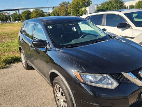 Used 2016 Nissan Rogue S FWD image 2