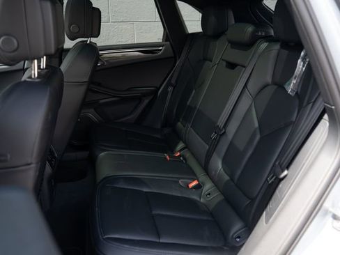Certified 2026 Porsche Macan AWD/4WD image 18