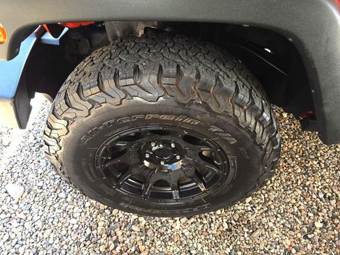 Used 2015 Jeep Wrangler Unlimited Rubicon w/ Connectivity Group image 38