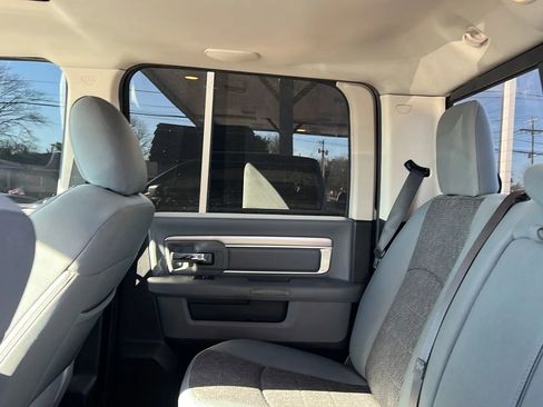 Used 2018 RAM 1500 Big Horn image 32