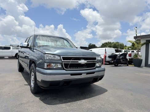 Used 2006 Chevrolet Silverado 1500 LS w/ Chrome Exterior Package RWD image 3
