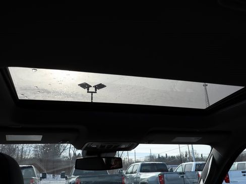 Used 2022 Chevrolet Silverado 1500 LTZ w/ LTZ Convenience Package II image 18