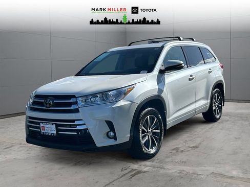Certified 2018 Toyota Highlander XLE AWD/4WD image 1