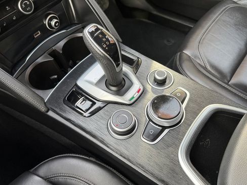 Used 2022 Alfa Romeo Stelvio Sprint image 20
