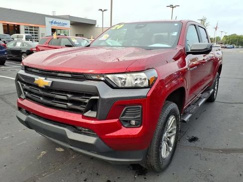 Used 2024 Chevrolet Colorado LT w/ LT Convenience Package II AWD/4WD image 3