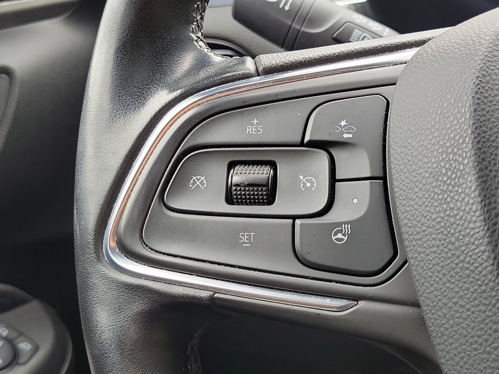 Used 2024 Buick Envista Sport Touring w/ Convenience I Package FWD image 10