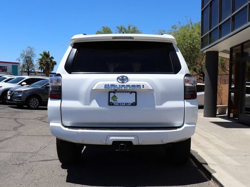 Used 2022 Toyota 4Runner SR5 AWD/4WD image 11