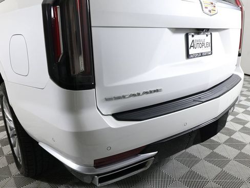 Used 2022 Cadillac Escalade Premium Luxury w/ Performance Package AWD/4WD image 48