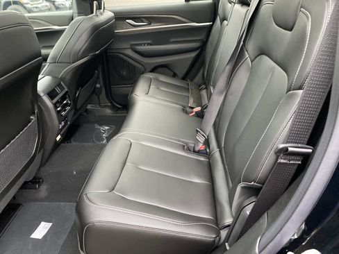 New 2025 Jeep Grand Cherokee Limited image 7